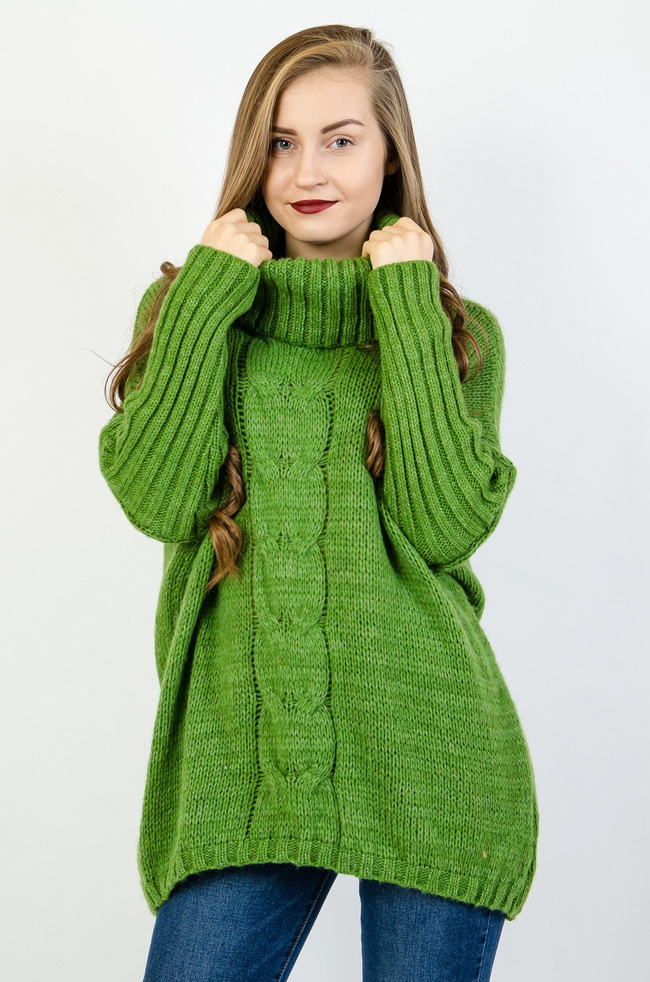 Zielony asymetryczny sweter typu nietoperz z golfem