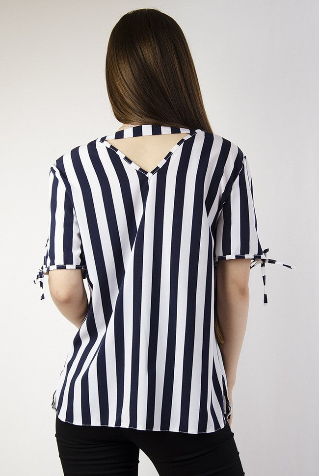 Bluzka w biało granatowe pasy z wycięciem na plecach