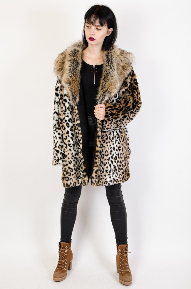 Sztuczne futro panterka z kołnierzem