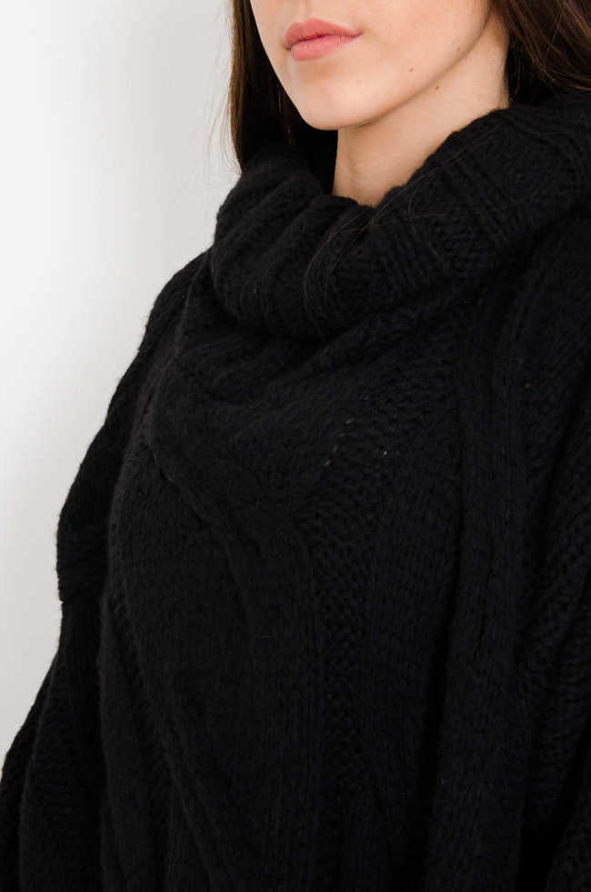 CZARNY ASYMETRYCZNY SWETER- NIETOPERZ