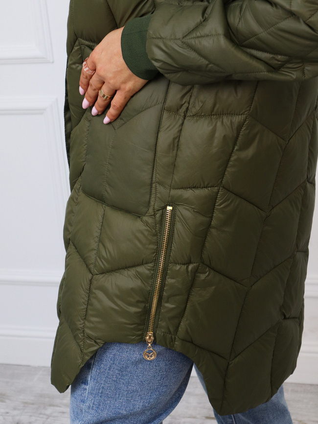 KURTKA PRZEJŚCIOWA PIKOWANA Z KOŁNIERZEM I OZDOBNYMI ZAMKAMI- ZIELONA