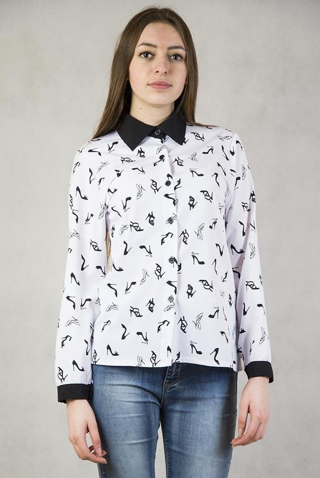 Biała koszula z czarnym kołnierzem oraz mankietami zapinana na guziki