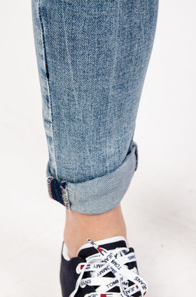 JASNE SPODNIE JEANSOWE Z PRZETARCIAMI - WYSOKI STAN 