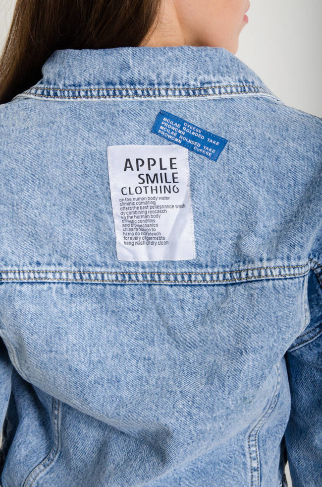 KURTKA JEANSOWA RAMONESKA Z OZDOBNYMI NASZYWKAMI 