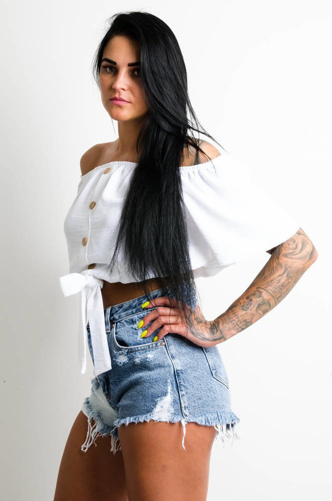 BIAŁA KRÓTKA BLUZKA Z WIĄZANIEM