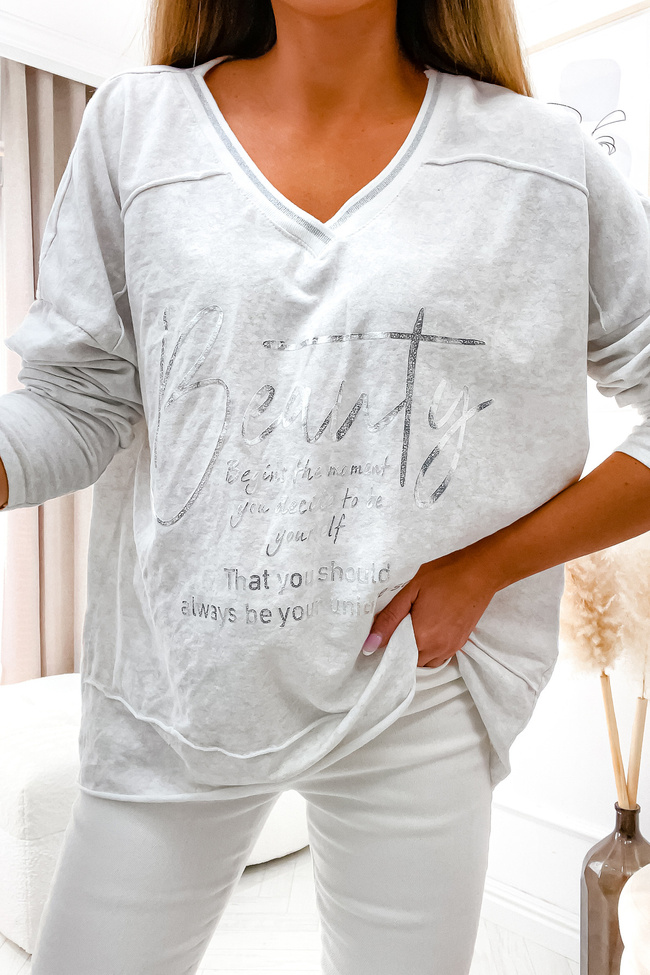 BIAŁA ASYMETRYCZNA BLUZKA Z OZDOBNYM NAPISEM