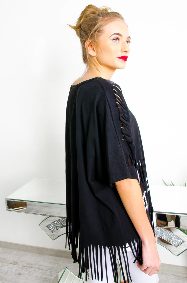 CZARNY BAWEŁNIANY T-SHIRT Z FRĘDZLAMI