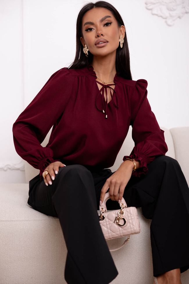 BLUZKA Z FALBANKĄ POD SZYJĄ I NA RĘKAWACH- BORDOWA