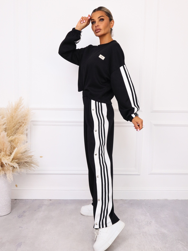 KOMPLET MASEŁKO BLUZA Z NASZYWKĄ+ SPODNIE ZAPINANE PO BOKACH- CZARNY