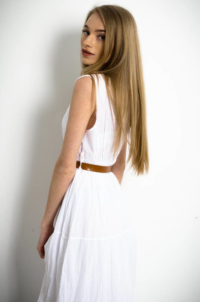 BIAŁA SUKIENKA MAXI -AŻUROWE WSTAWKI