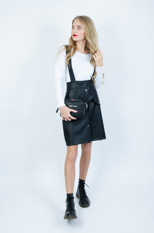 CZARNA SPÓDNICA OGRODNICZKA Z IMITACJI SKÓRY +BIAŁA BLUZKA