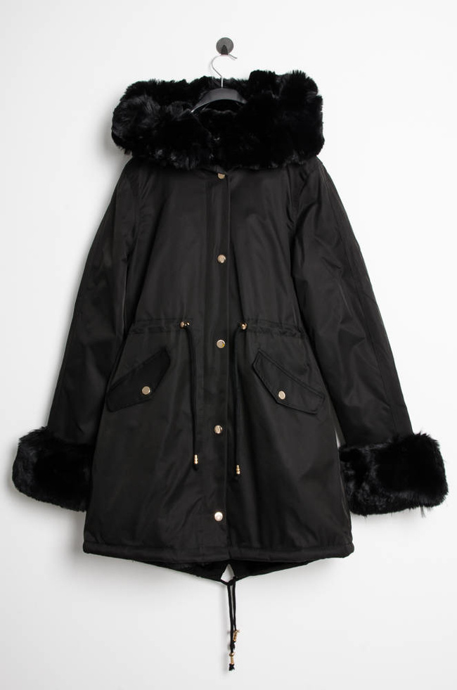 CZARNA KURTKA PARKA ZIMOWA Z ODPINANYM FUTERKIEM