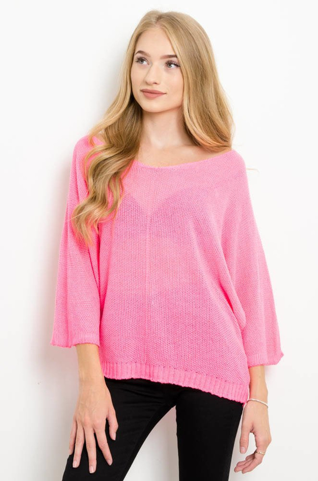 RÓŻOWY DZIANINOWY SWETER W SZPIC Z RĘKAWEM TYPU NIETOPERZ