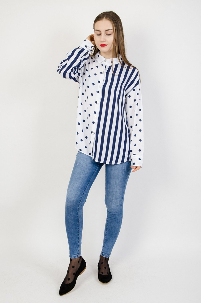 Biała koszula w granatowe grochy i pasy