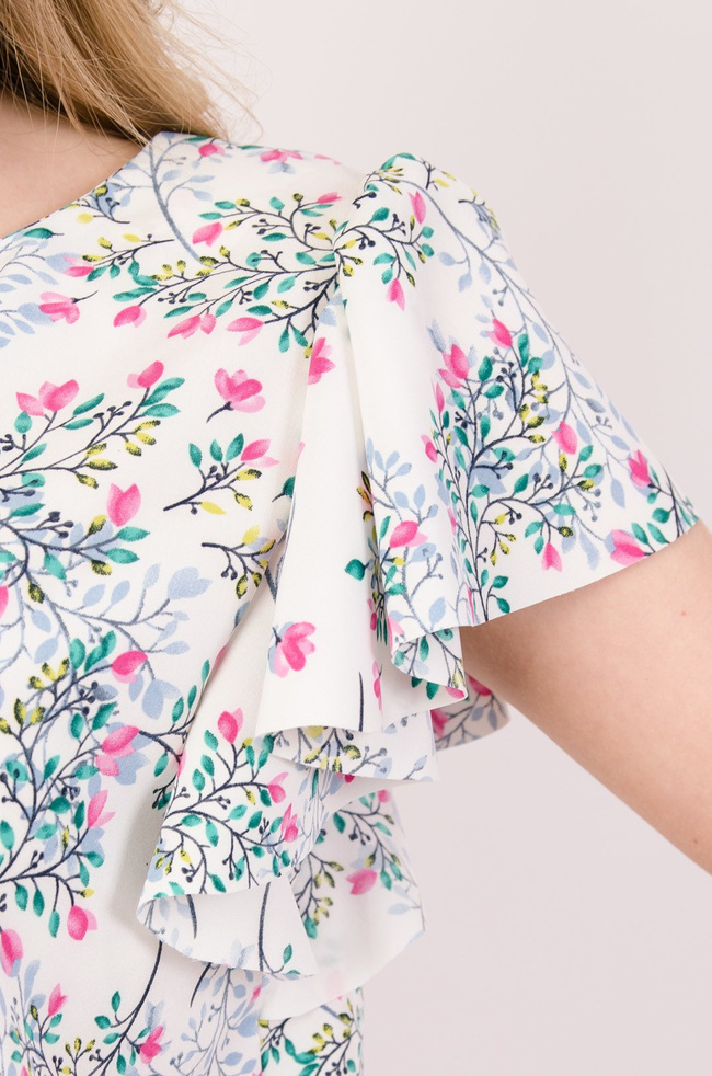 Biała bluzka w drobny kwiatowy wzór