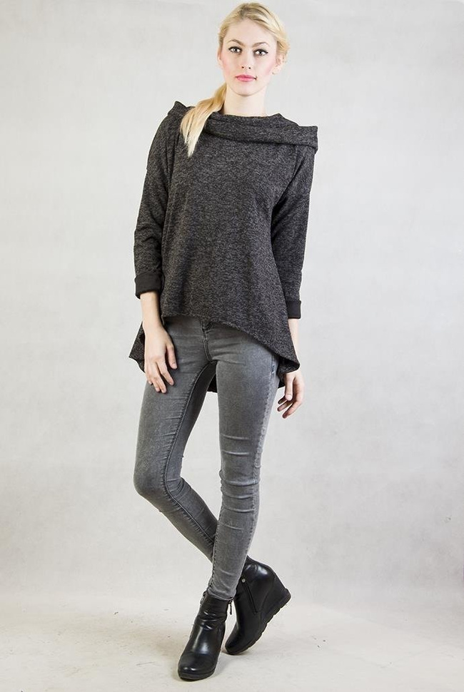 Czarna, asymetryczna bluzka