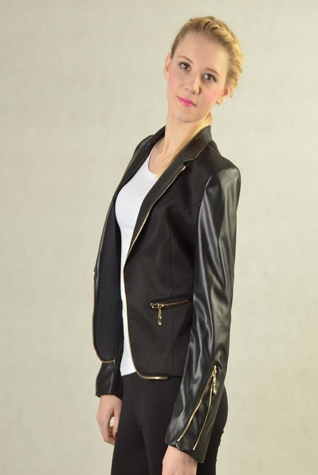 Marynarka-ramoneska, taliowana i dopasowana do figury