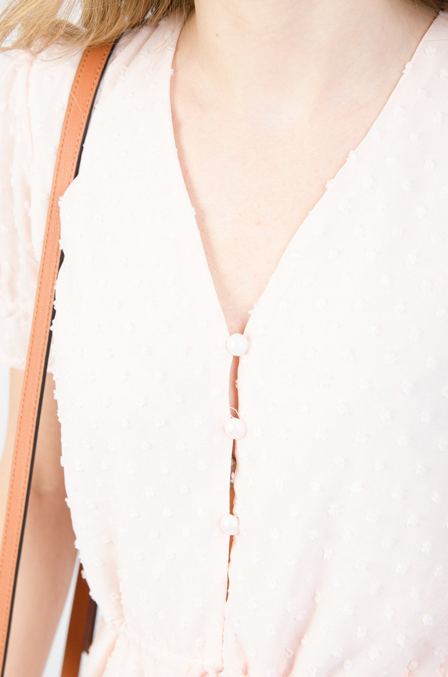  RÓŻOWY SZYFONOWY KOMBINEZON ZE ZDOBIENIEM 