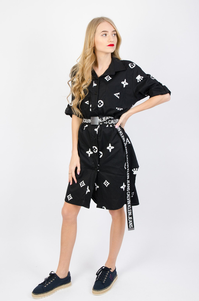 DŁUGA CZARNA ASYMETRYCZNA KOSZULA Z NADRUKIEM