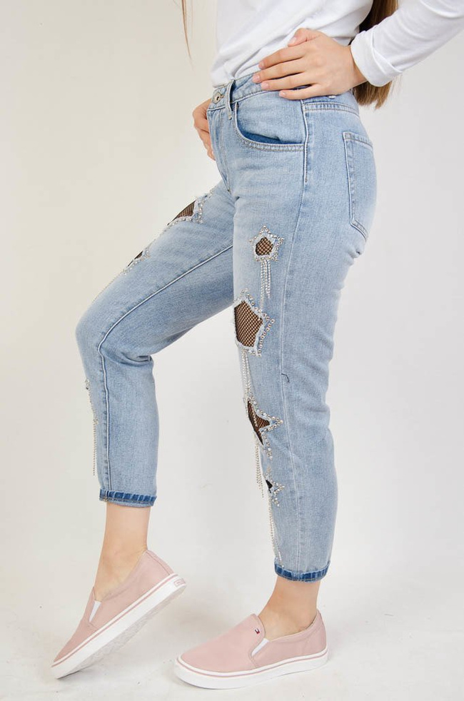 Spodnie jeansowe typu boyfriend w gwiazdy
