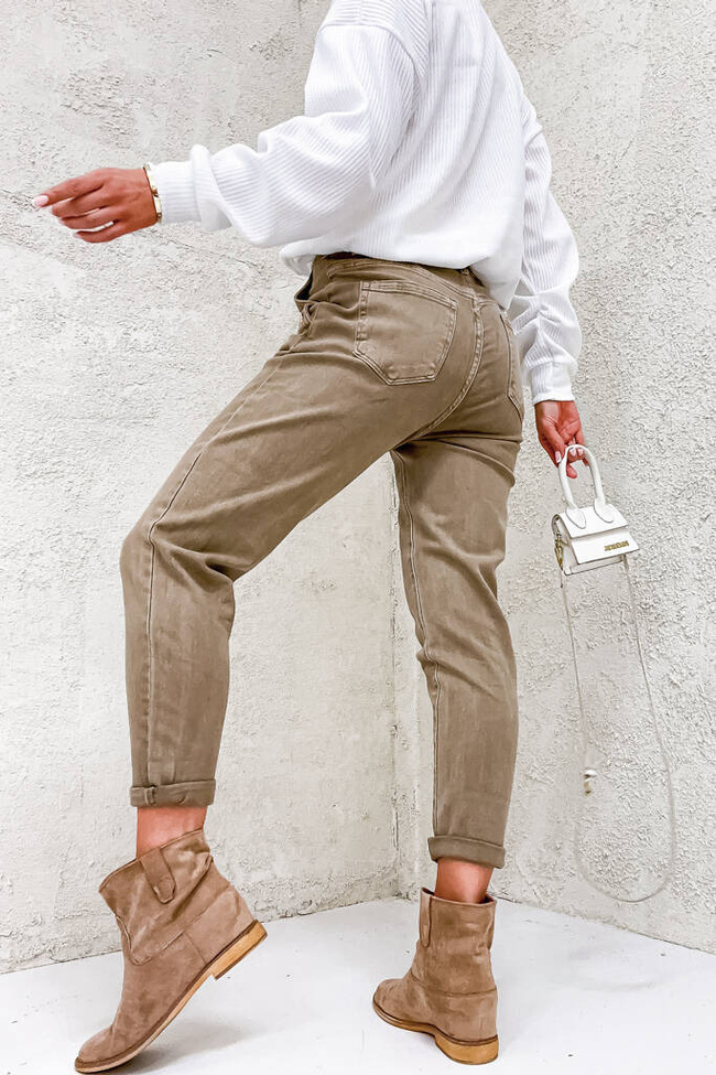 SPODNIE MOM FIT Z OZDOBNYMI GUZIKAMI NA KIESZENIACH - BEŻOWE