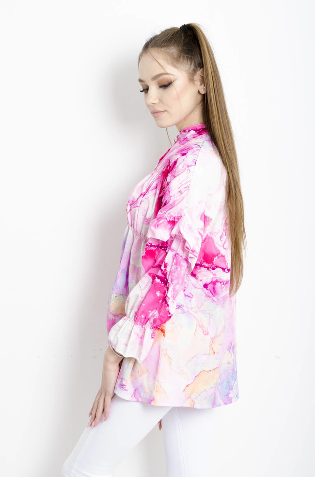 KOSZULA MARMURKOWA Z FALBANAMI NA RĘKAWACH - JASNO RÓŻOWA