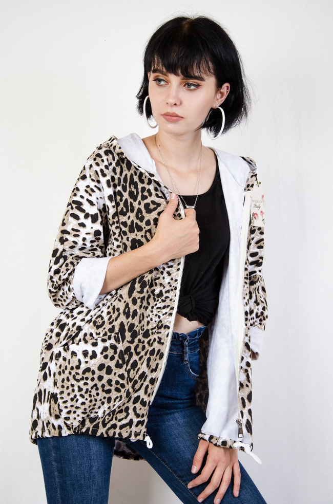 Narzuta oversize w panterkę na zamek z kapturem