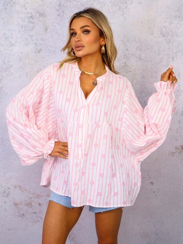 BLUZKA KOSZULOWA OVERSIZE W PASKI I KWIATY- JASNORÓŻOWA