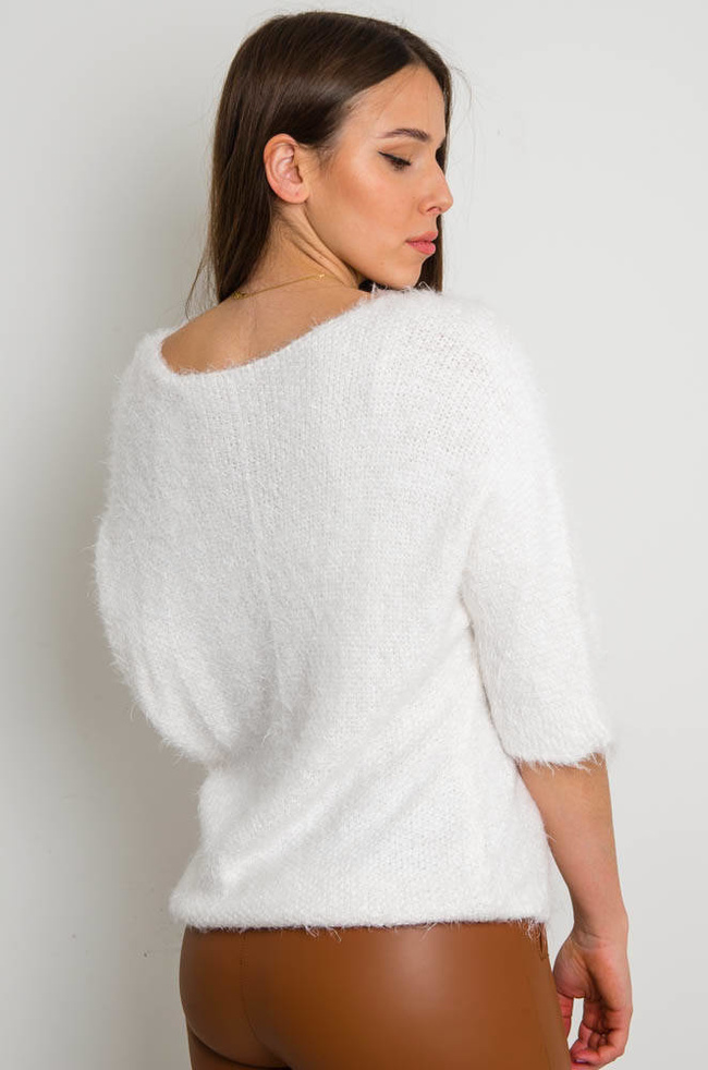 BEŻOWY WŁOCHATY SWETER OVERSIZE