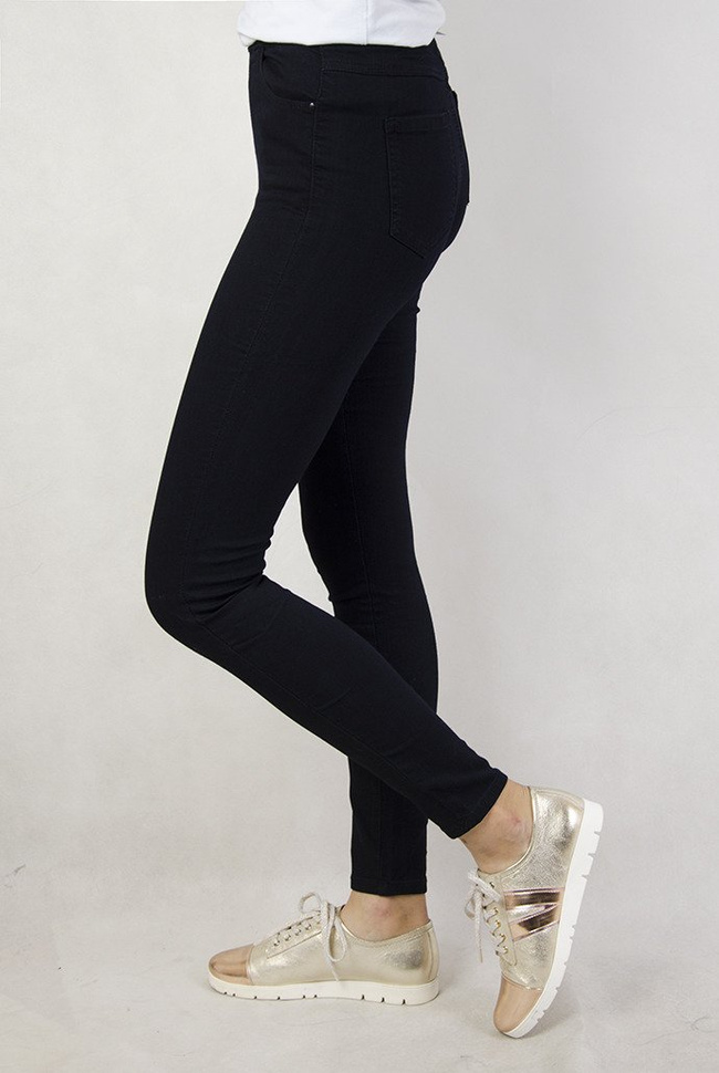 Granatowe spodnie skinny z gumą w pasie