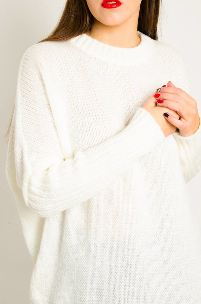 DŁUGI BIAŁY ASYMETRYCZNY SWETER