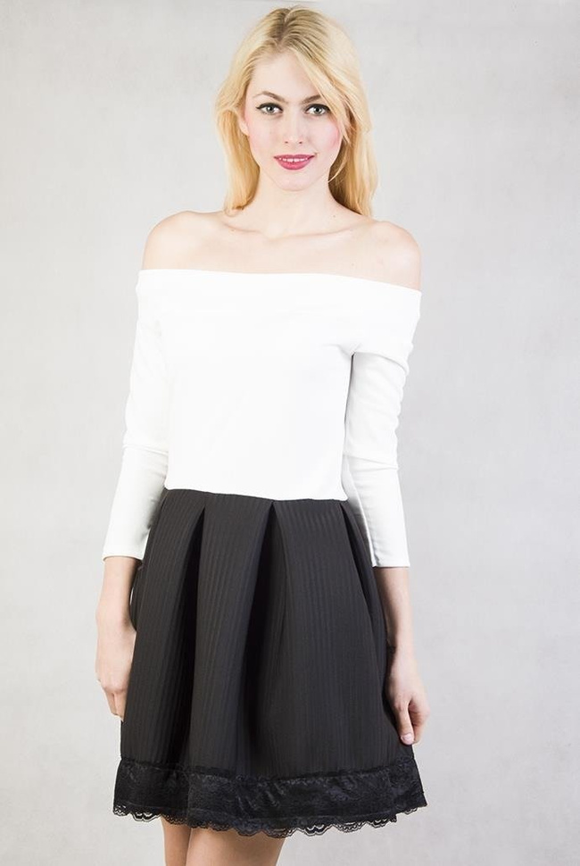 Biało-czarna rozkloszowana sukienka