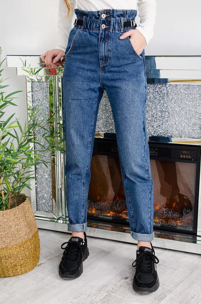 CIEMNE JEANSY MOM FIT Z GUMĄ W PASIE-WYSOKI STAN