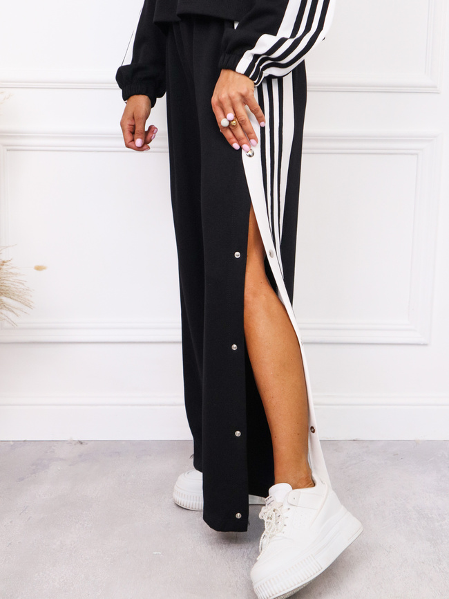 KOMPLET MASEŁKO BLUZA Z NASZYWKĄ+ SPODNIE ZAPINANE PO BOKACH- CZARNY