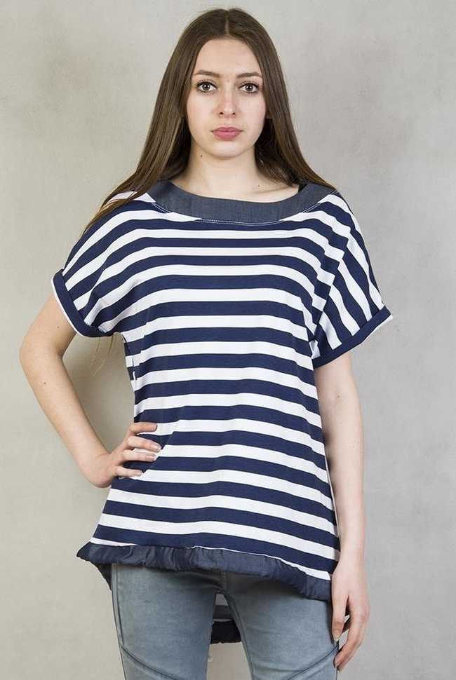 Bluzka w biało-granatowe paski na dole wiązana
