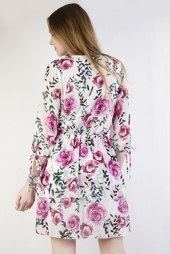 Kwiecista sukienka z wiązaniami przy rękawach