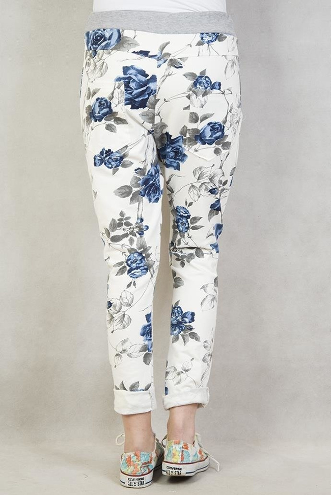 Spodnie dresowe w niebieskie kwiaty wiązane na sznurek