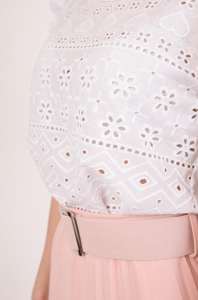 Biała ażurowa bluzka z falbanką przy rękawie