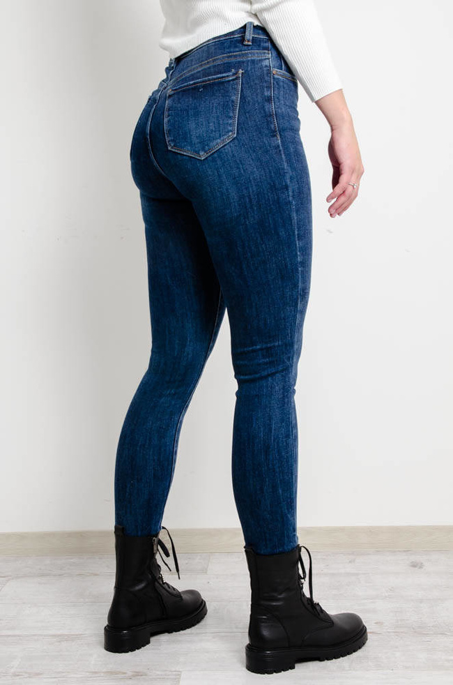 CIEMNE SPODNIE JEANSOWE Z PRZYPINKĄ-WYSOKI STAN