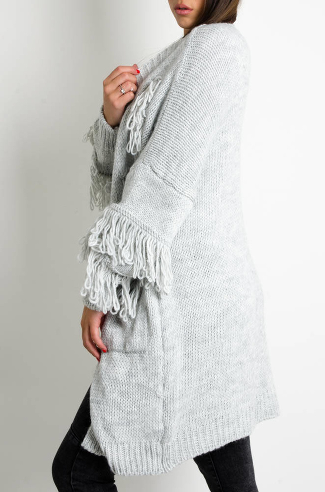 SZARY SWETER KARDIGAN Z FRĘDZLAMI