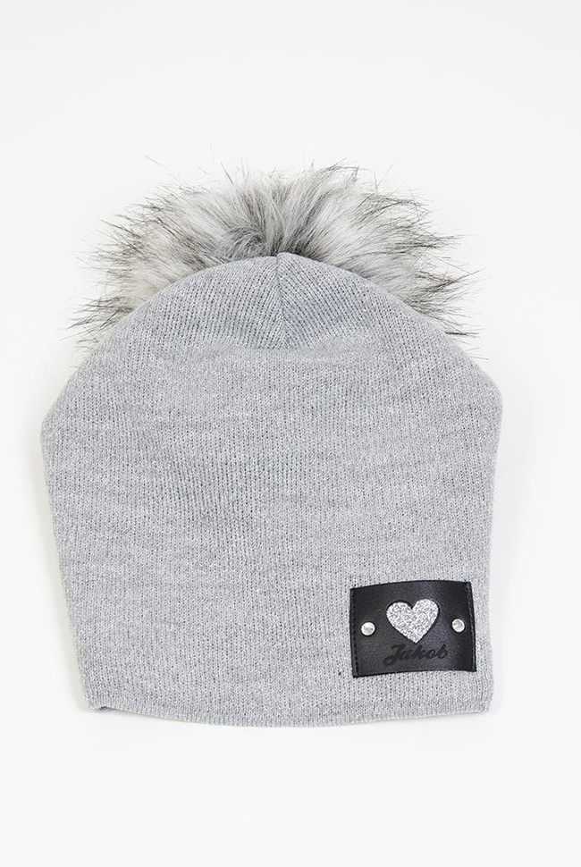 Szara czapka z wszywką z serduszkiem i pomponem