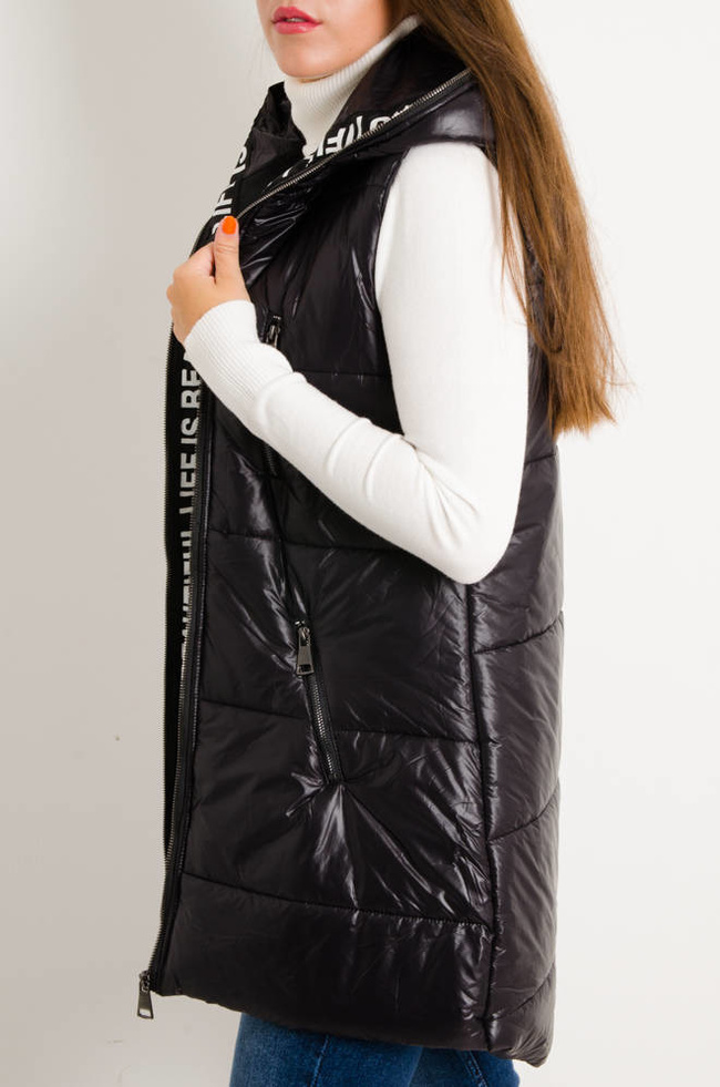 DŁUGA ASYMETRYCZNA KAMIZELKA Z OZDOBNYM PASEM- CZARNA