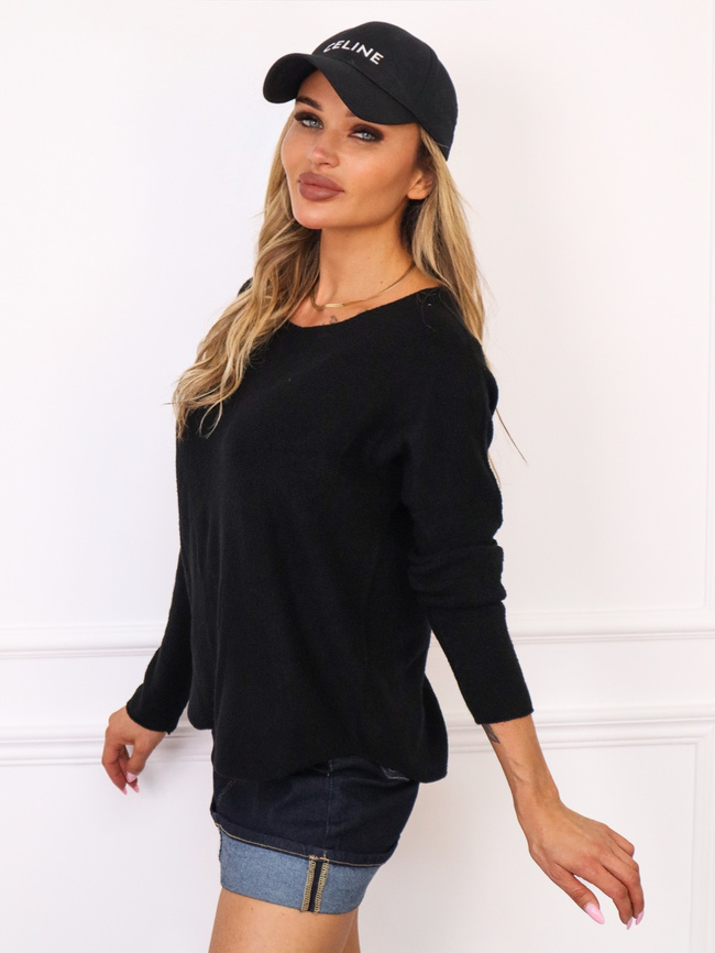 SWETER Z OKRĄGŁYM DEKOLTEM- CZARNY