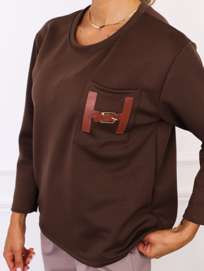 BLUZKA Z MASEŁKOWEGO MATERIAŁU Z KIESZENIĄ- CIEMNOBRĄZOWA