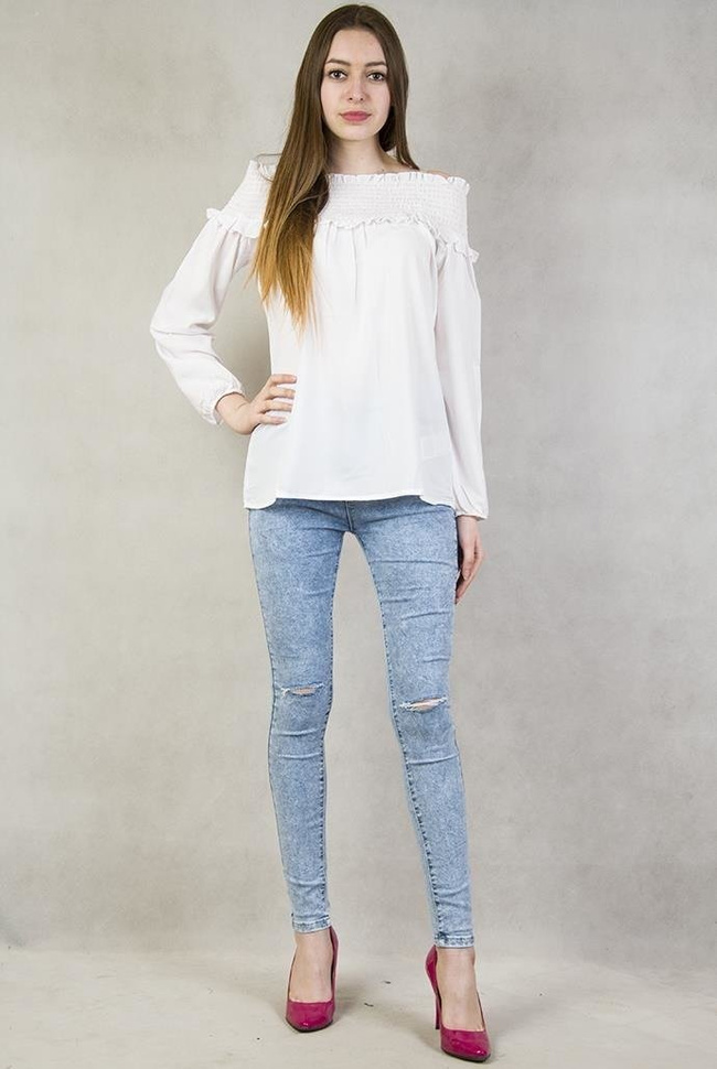 Biała bluzka z hiszpańskim dekoltem