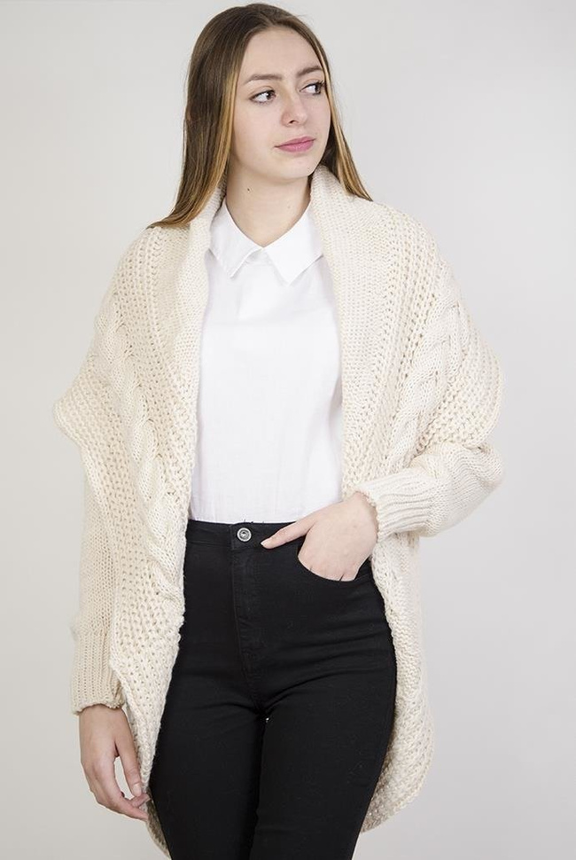 Gruby beżowy sweter typu kardigan z pięknymi wzorami