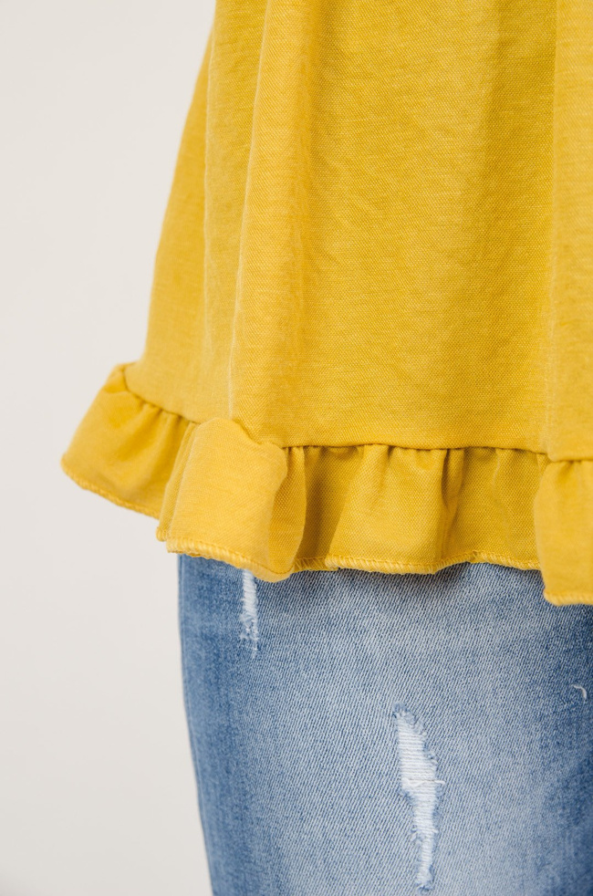 Żółta bluzka z rozkloszowanym dołem