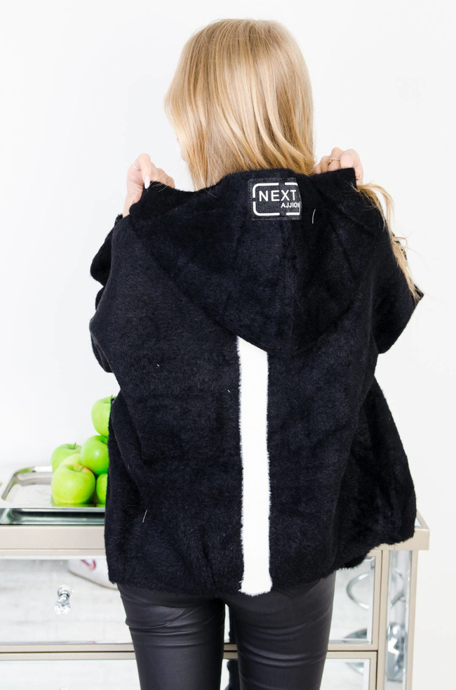 NARZUTA ALPAKA Z KAPTUREM - CZARNA