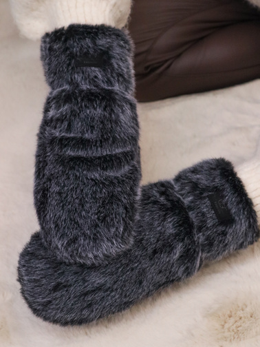 RĘKAWICZKI ZIMOWE FUTRZANE NA JEDEN PALEC Z LOGO- GRAFITOWE