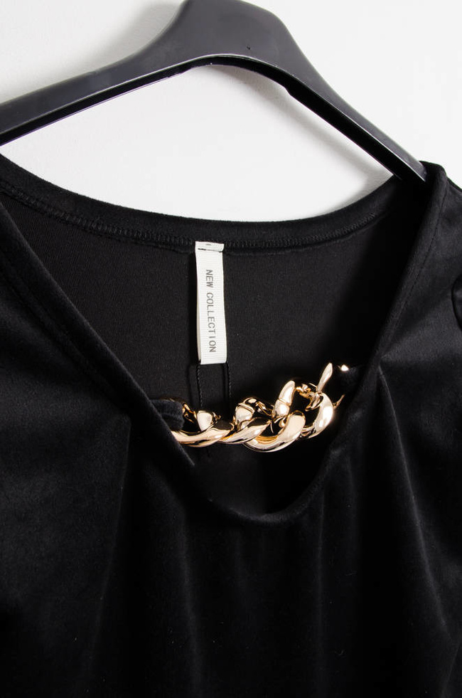 CZARNE WELUROWE BODY Z ŁAŃCUSZKIEM